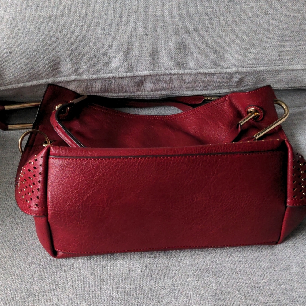 Red bag - Picture 4 of 4